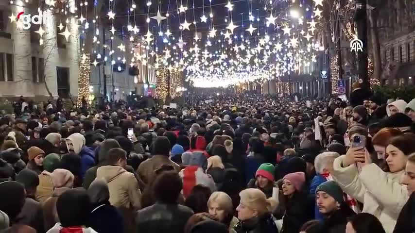 Tiflis'te 25. gün protestoları: Hükümet istifaya çağrıldı