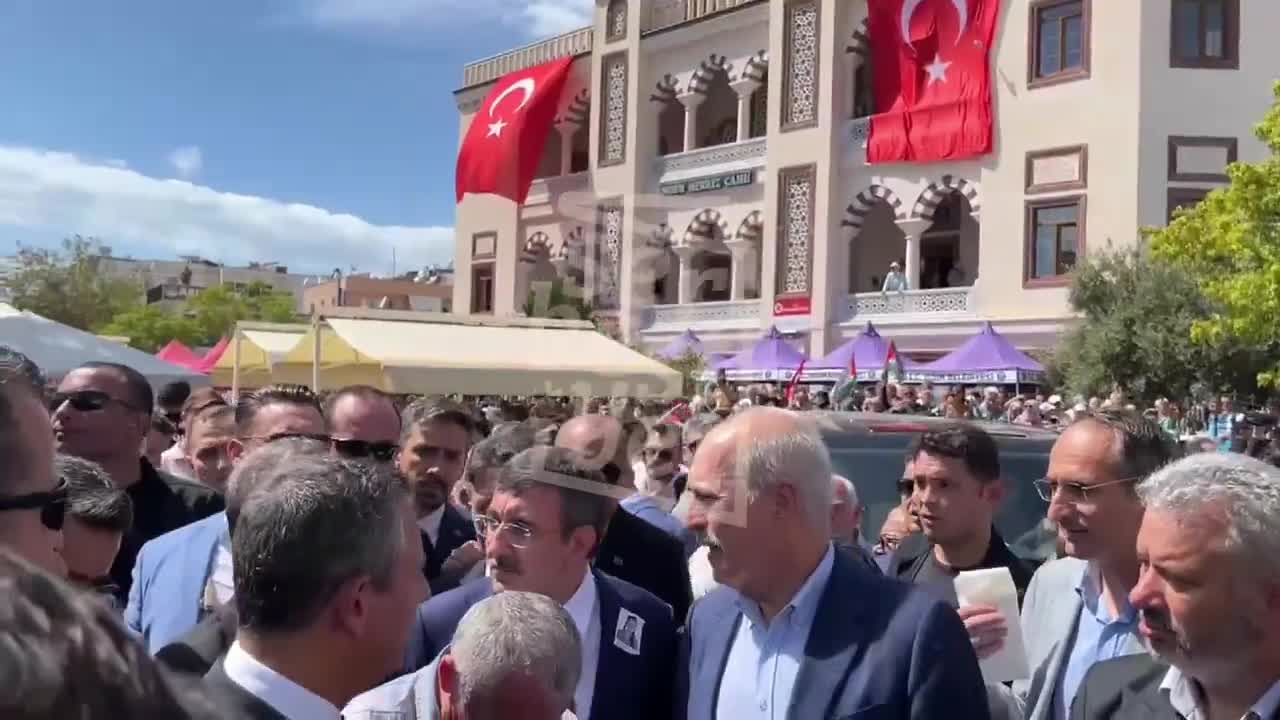 Özgür Özel ve Numan Kurtulmuş cenazede tartıştı
