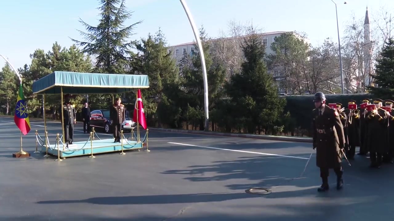 Güler ve Gelalcha, askerî iş birliği için Ankara'da buluştu