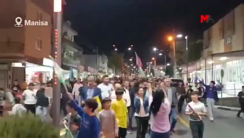 Manisa'da DEM Partililer, "CHP uyuma demokrasiye sahip çık" dedi
