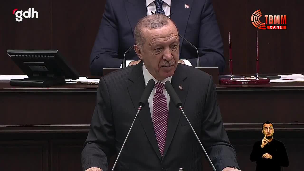 Cumhurbaşkanı Erdoğan kürsüde Fetih Suresi’ni okudu