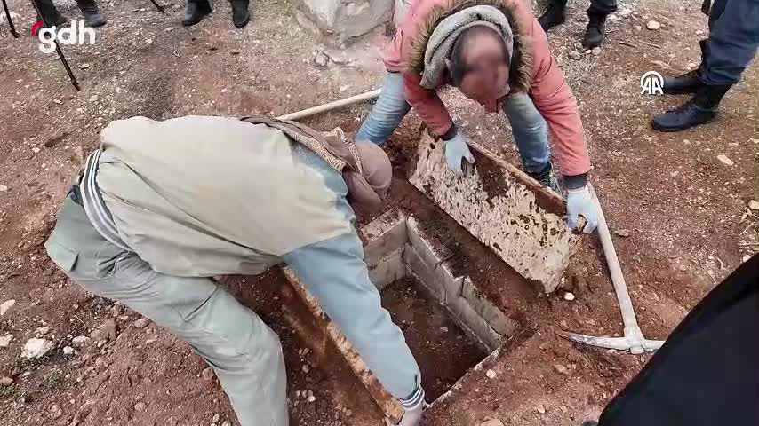 Halep'te Esad rejiminin sivilleri gömdüğü toplu mezar bulundu