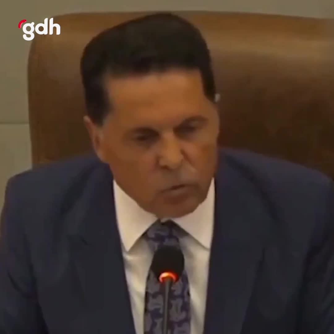 CHP'nin Esenyurt toplantısında Özer, İstiklal Marşı okumadı