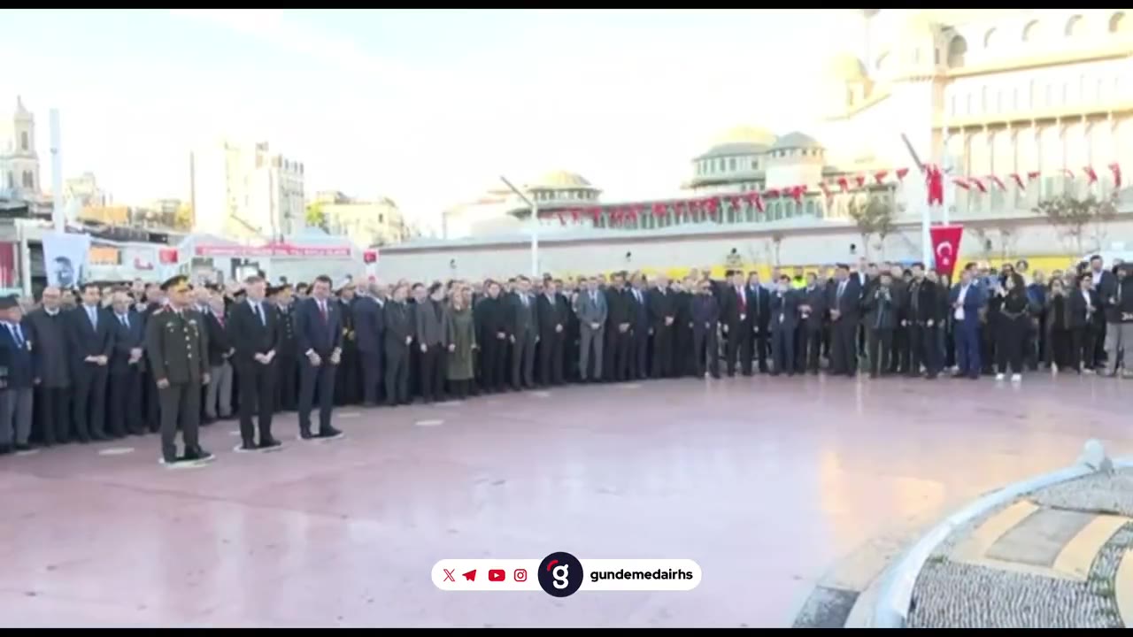 CHP İstanbul'da, Özgür Çelik Atatürk'ü çelenksiz selamladı