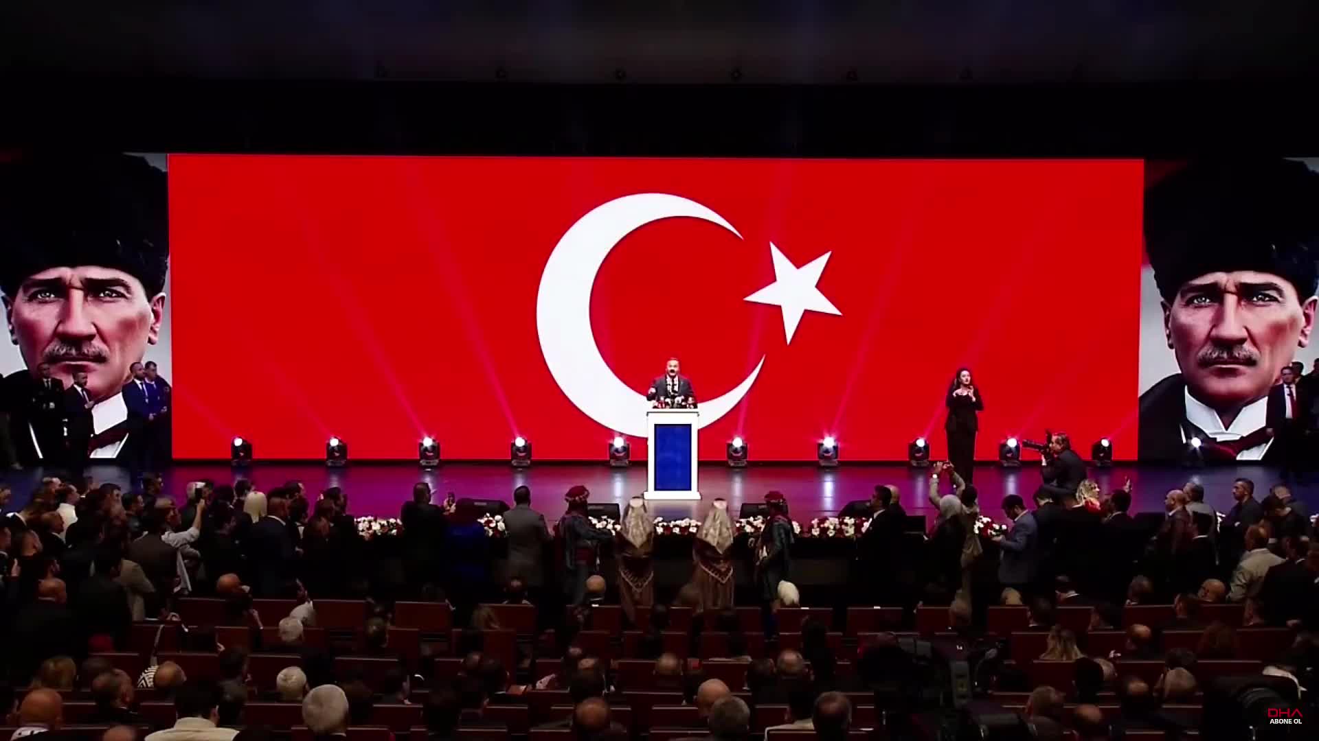 Siyaset iktidarla bilek güreşi değil, başka bir alandır