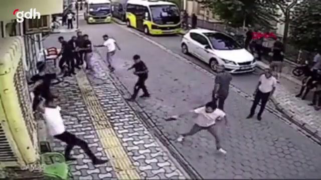 Mardin'de aileler arası silahlı kavgada 6 yaralı var