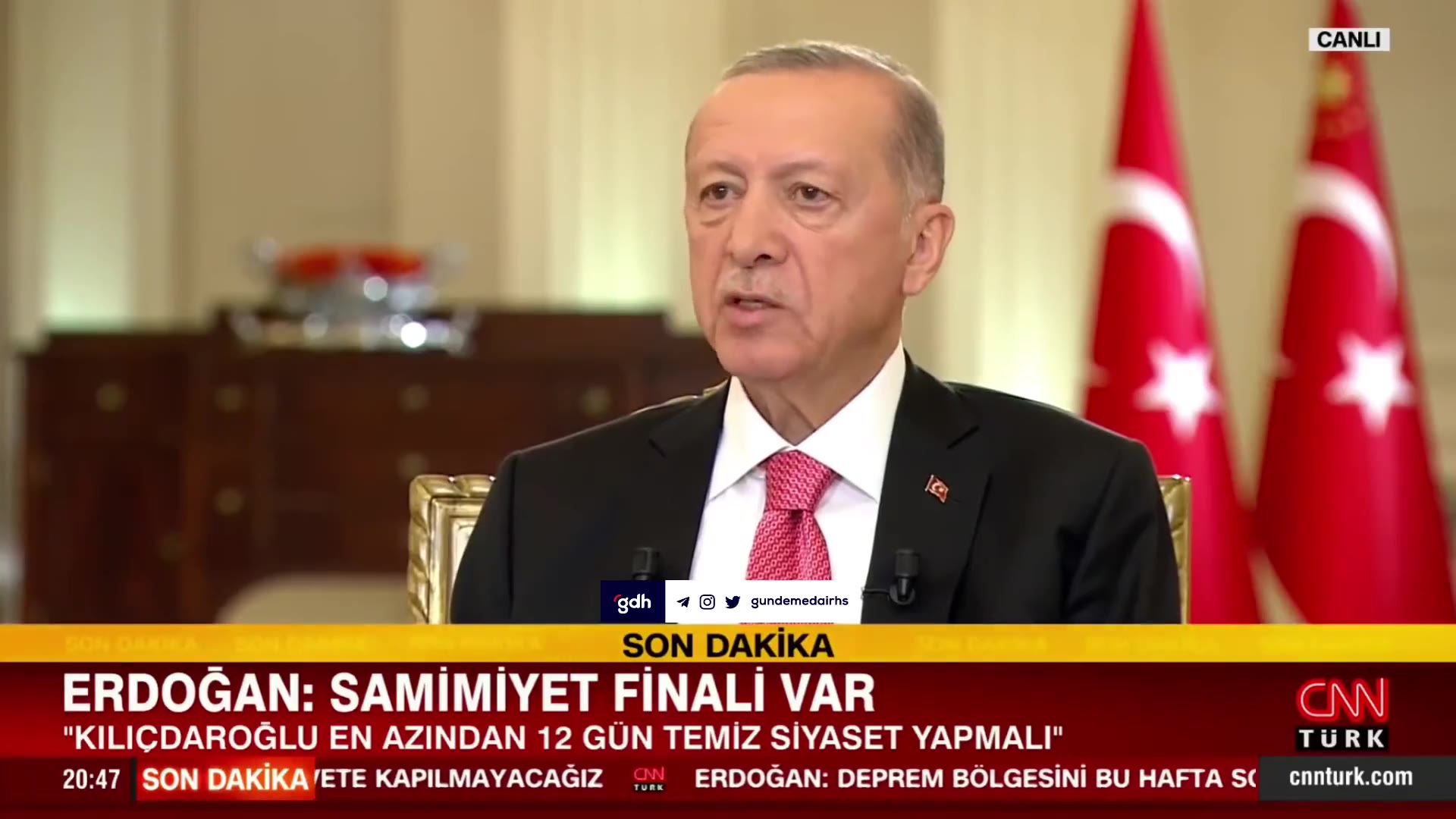 Erdoğan: Hatalarını millette arıyor, gençlere karamsarlık aşılıyor