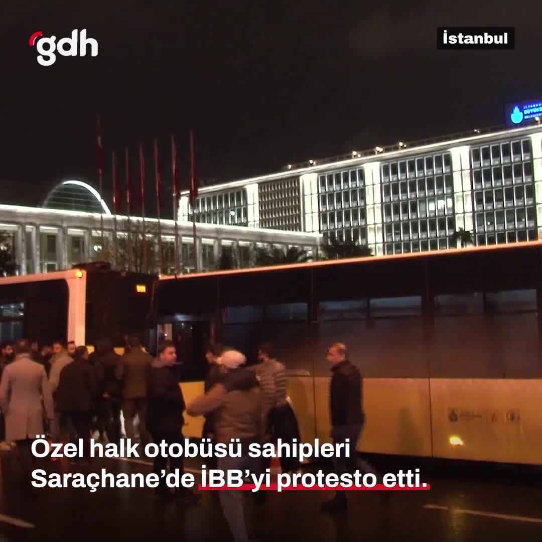 Halk otobüsü sahipleri, İBB önünde alacaklarını protesto etti