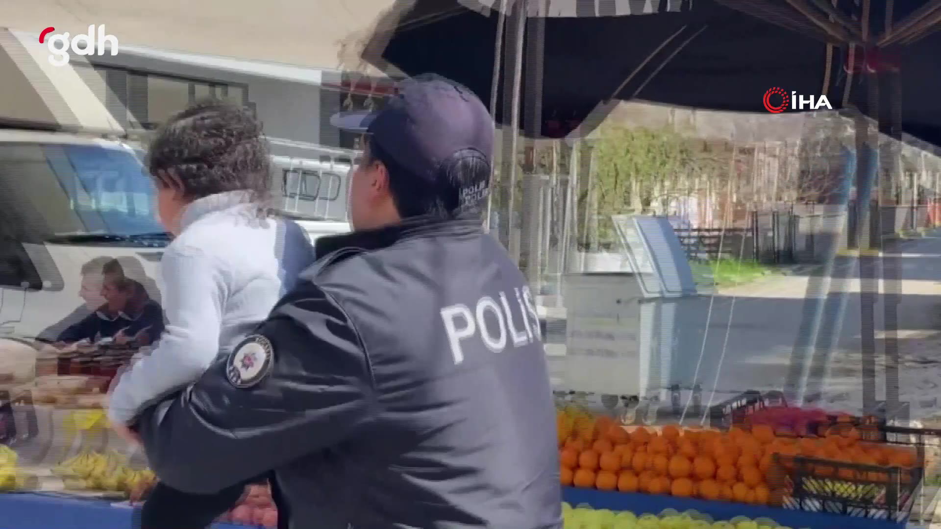 Kartepe'de 2 yaşındaki bebek, annesi pazar alışverişindeyken kayboldu