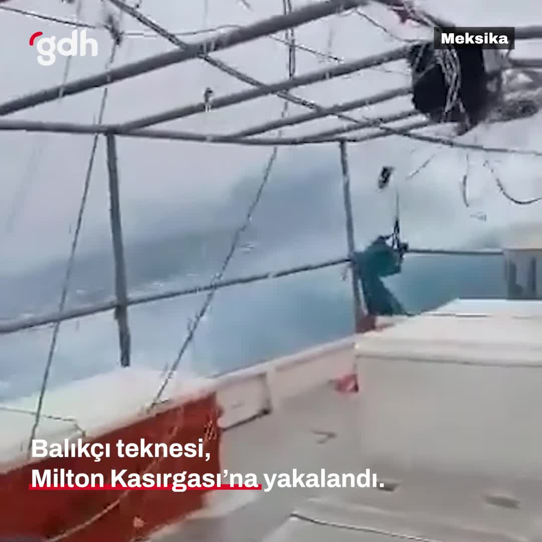 Meksika açıklarında balıkçı teknesi Milton Kasırgası'nda kaldı