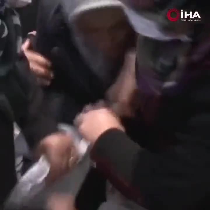 Ankara'da indirimde tencere için izdihamda kol ısırma olayı