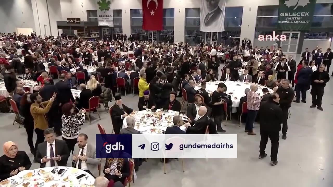 Gelecek Partisi'nin iftarında demokrasi için dua edildi