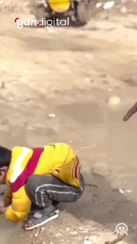 Gazze'deki çocuklar için su, şekerden daha önemli!