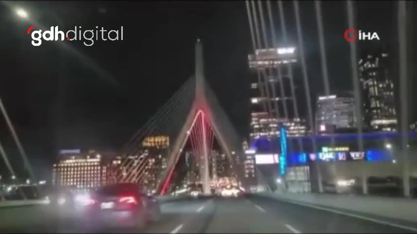 Boston'daki köprüler, Türkiye'ye destek için ışıklandırıldı