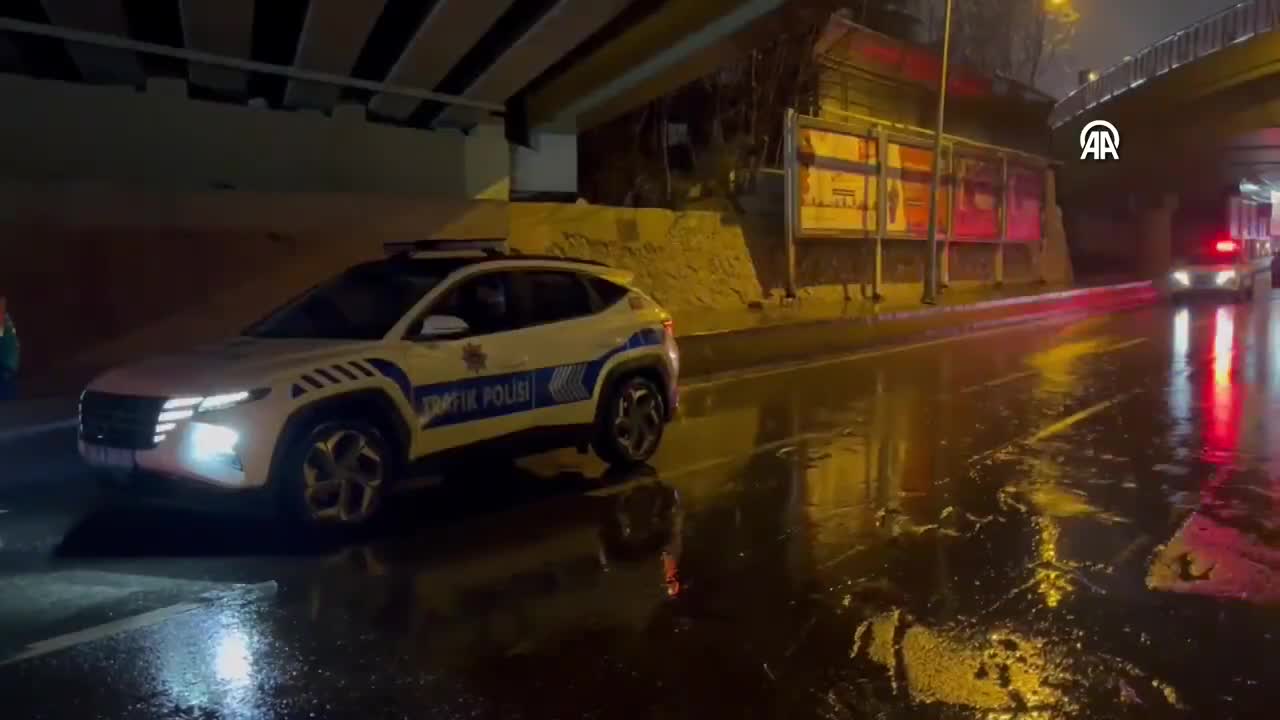 Bakırköy'de alt geçitte tır kazası: 4 ölü!