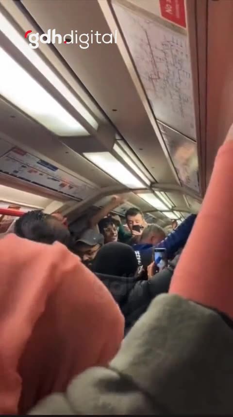 Londra metrosunda "Özgür Filistin" sloganı atan makinist işten çıkarıldı