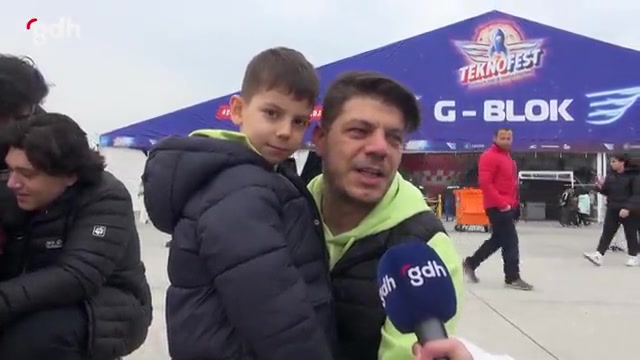Baba oğul TEKNOFEST'te: "Günler yetmiyor!"