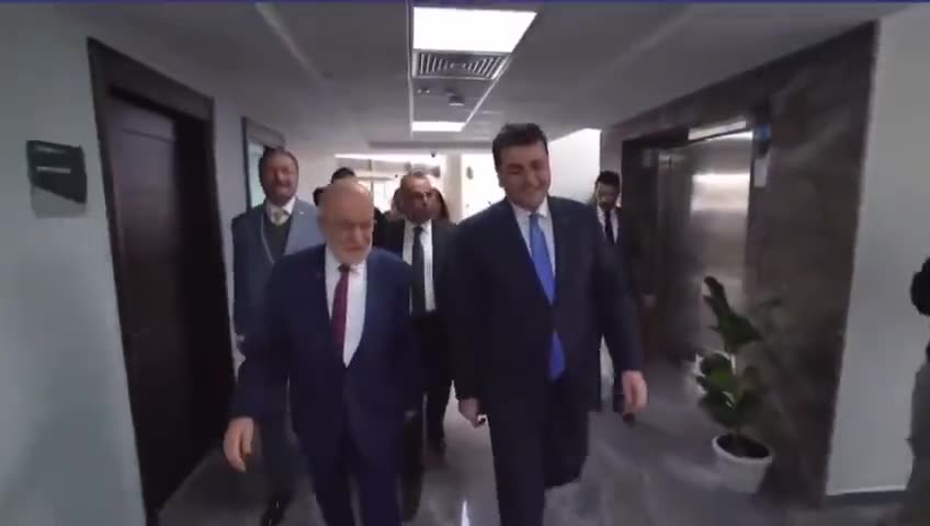 Karamollaoğlu ve Uysal'ın toplantı yolundaki diyalogu