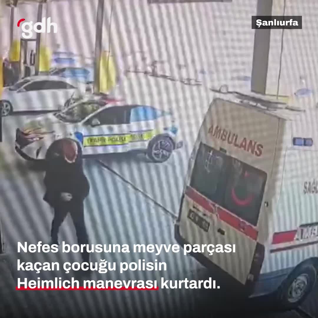 Şanlıurfa'da meyve parçası kapan çocuk, polisle kurtuldu