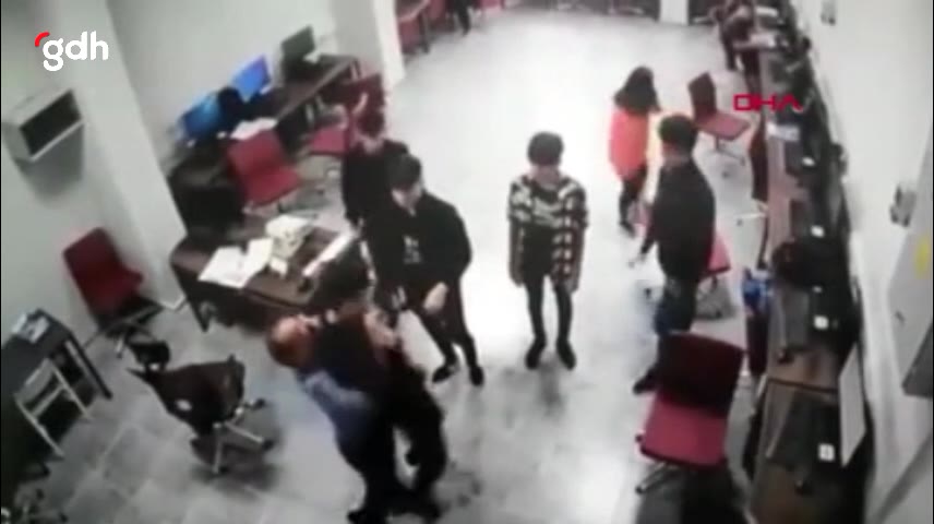 Adana'da ders sırasında boğazına şeker kaçan öğrenci kurtarıldı