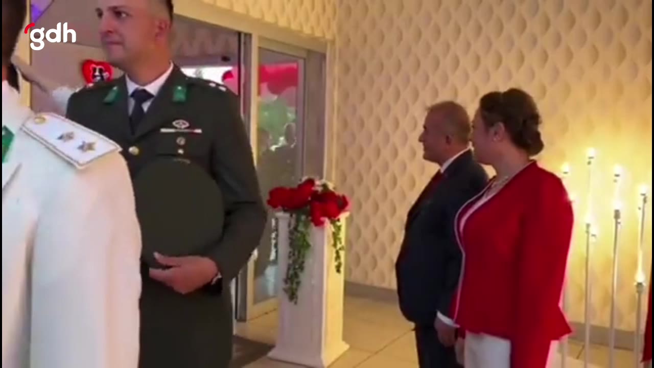 Askerler, Vali Hatipoğlu'nun elini sıkmadı; disiplin işlemi başlatıldı