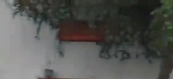 İmran Han'ın tutuklanmasının ardından Pakistan'da protestolar başladı