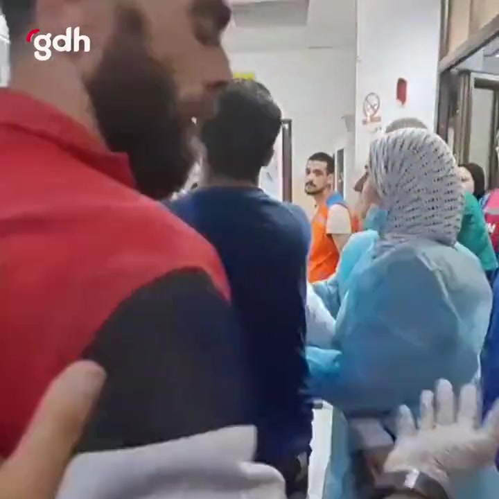 Gazze hastanesindeki doktor, yaralı kızıyla panik yaşadı