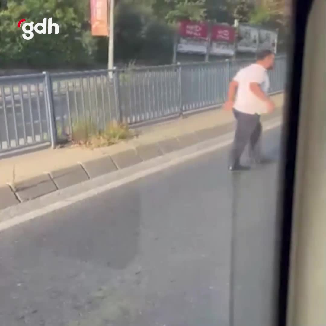 İETT şoföründen otomobil sürücüsüne yol verme tartışması!