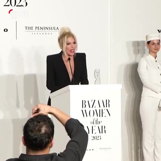 Ajda Pekkan: Gazze için dualar ve barış dileğiyle 'İkon' ödülü