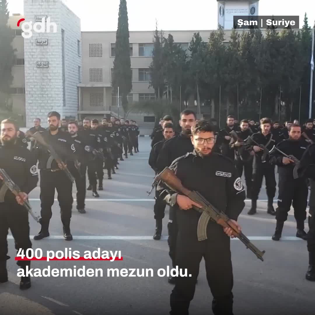 Suriye'de 400 polis adayı mezun oldu