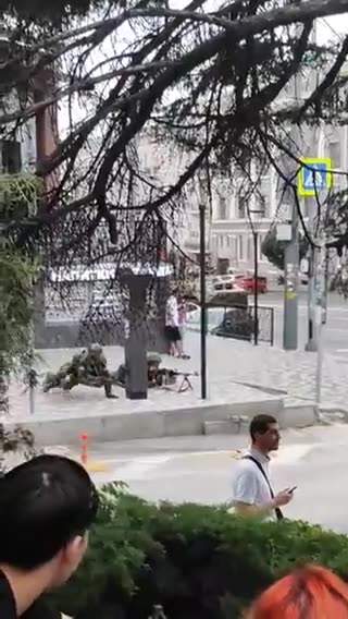 Wagner askerleri Rostov'da beyaz bantla tanışıyor, Ruslar kırmızıda