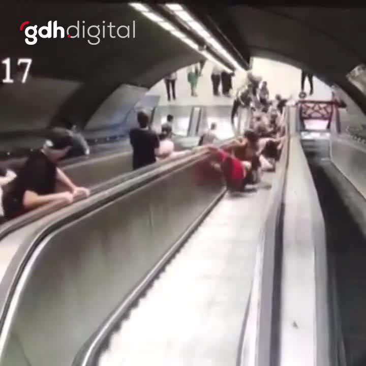 Üçyol Metro'daki yürüyen merdiven kazası görüntüleri yayımlandı