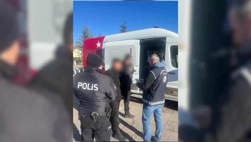 'KALKAN-36' operasyonunda 52 kaçakçı, 656 göçmen yakalandı