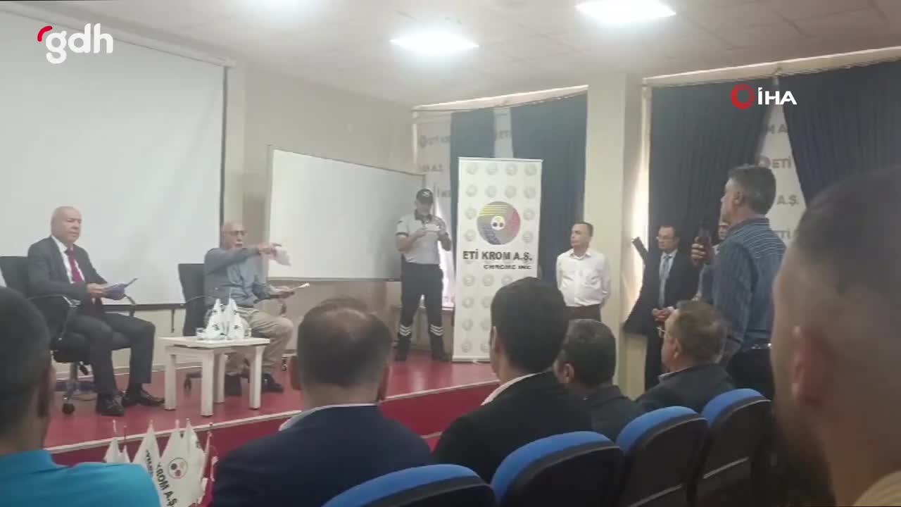 Ali Rıza Yıldırım, eylemci işçileri azarladı: "Yarın kapının önüne koyarım."