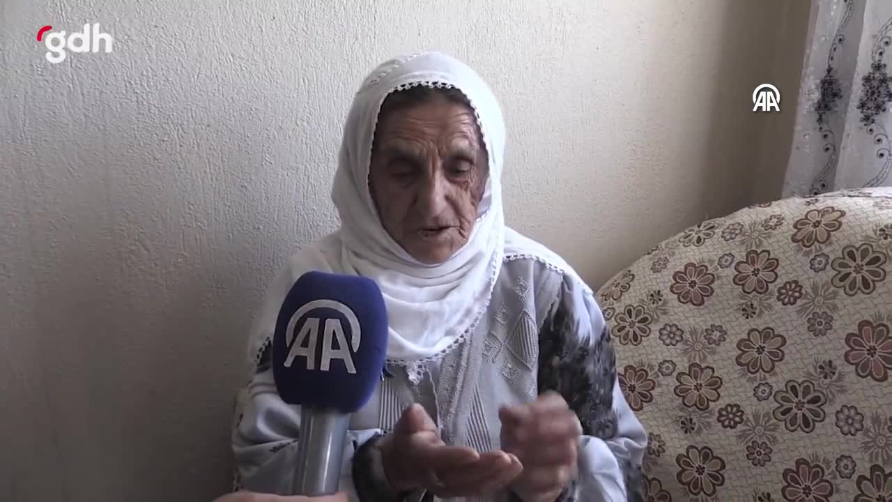 80 yaşındaki Medine Kızıltaş, köpek korkusunu aşamıyor
