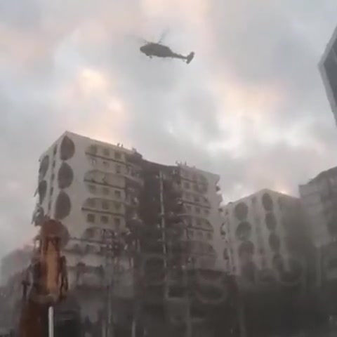 Diyarbakır'da depremde yıkım durduruldu, kediler kurtarılıyor