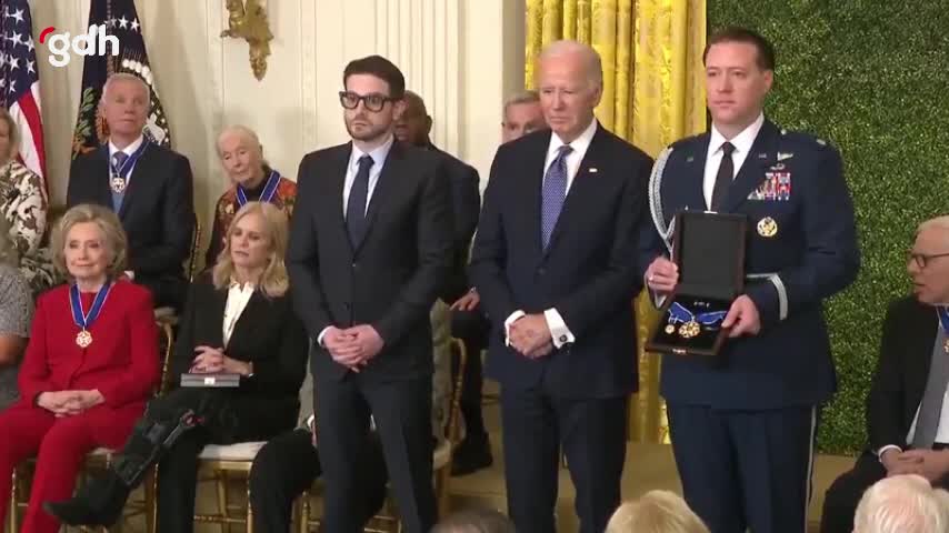 Biden, George Soros'un da aralarında bulunduğu 19 kişiye madalya verdi