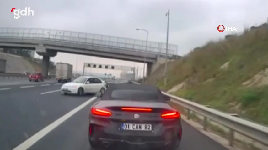TEM Kocaeli'de kaza: Otomobil tıra, tır otobüse çarptı