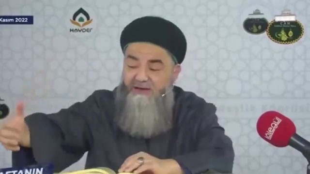 Mekke'de şiddetli yağış Kabe'yi etkiledi, ibadet devam etti