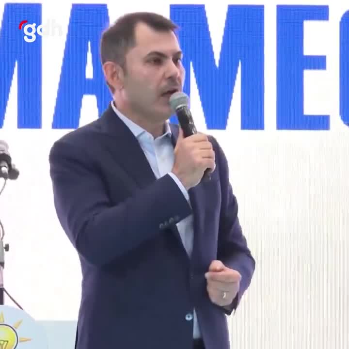 Murat Kurum: İstanbul'da deprem, onlar Paris'te eğleniyor
