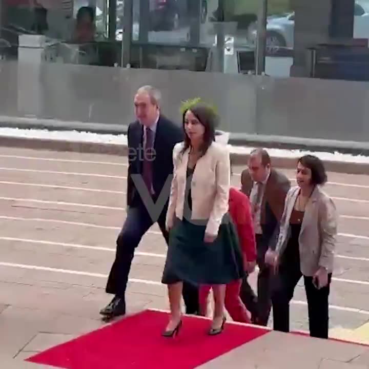 DEM Parti Eş Genel Başkanları Hatimoğulları ve Bakırhan CHP'de