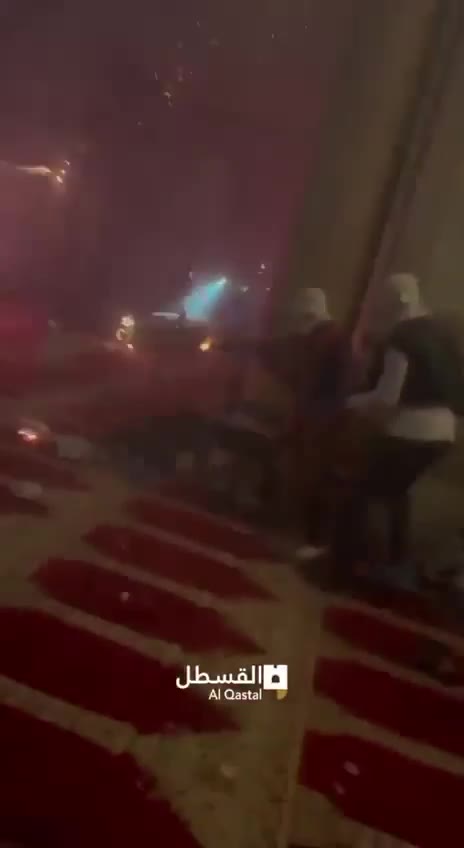 İşgalci İsrail güçleri, Mescid-i Aksa’ya girdi!