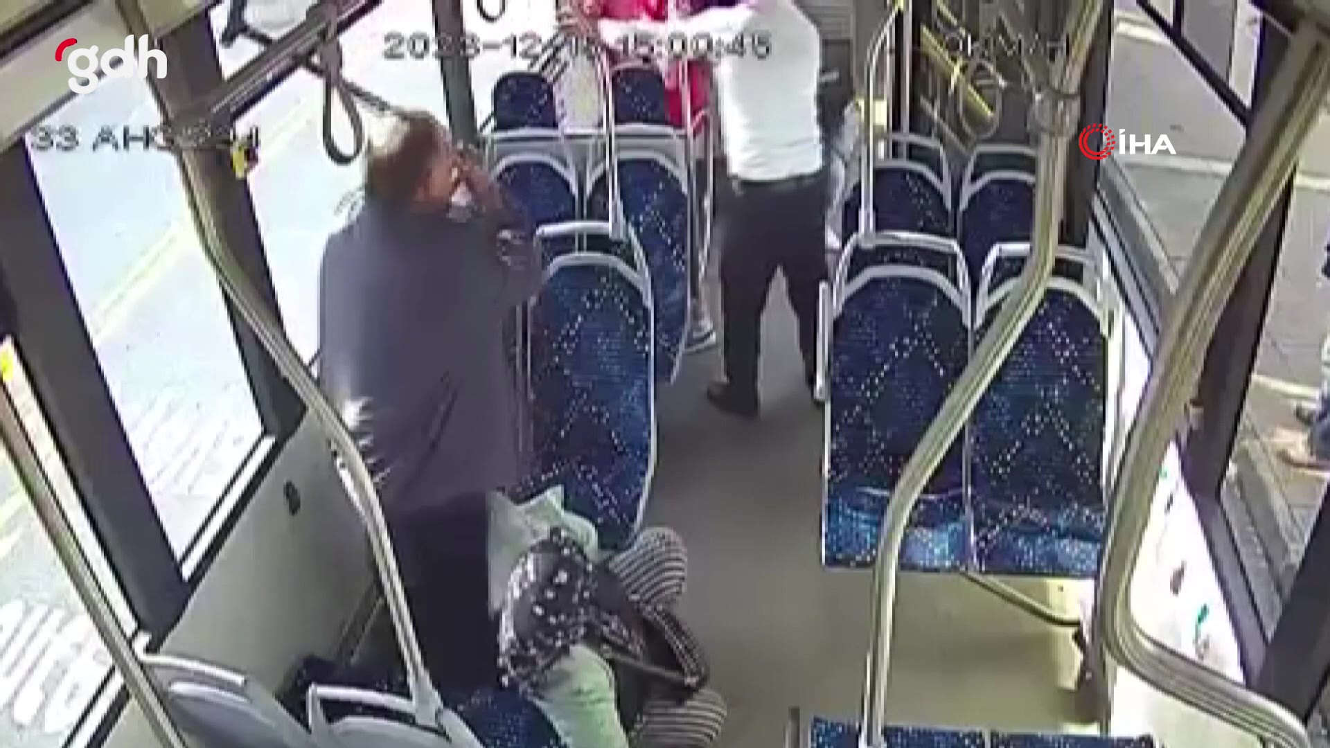 Mersin'de okul müdürü ve oğlu yaşlı çifti darp etti, tutuklandı