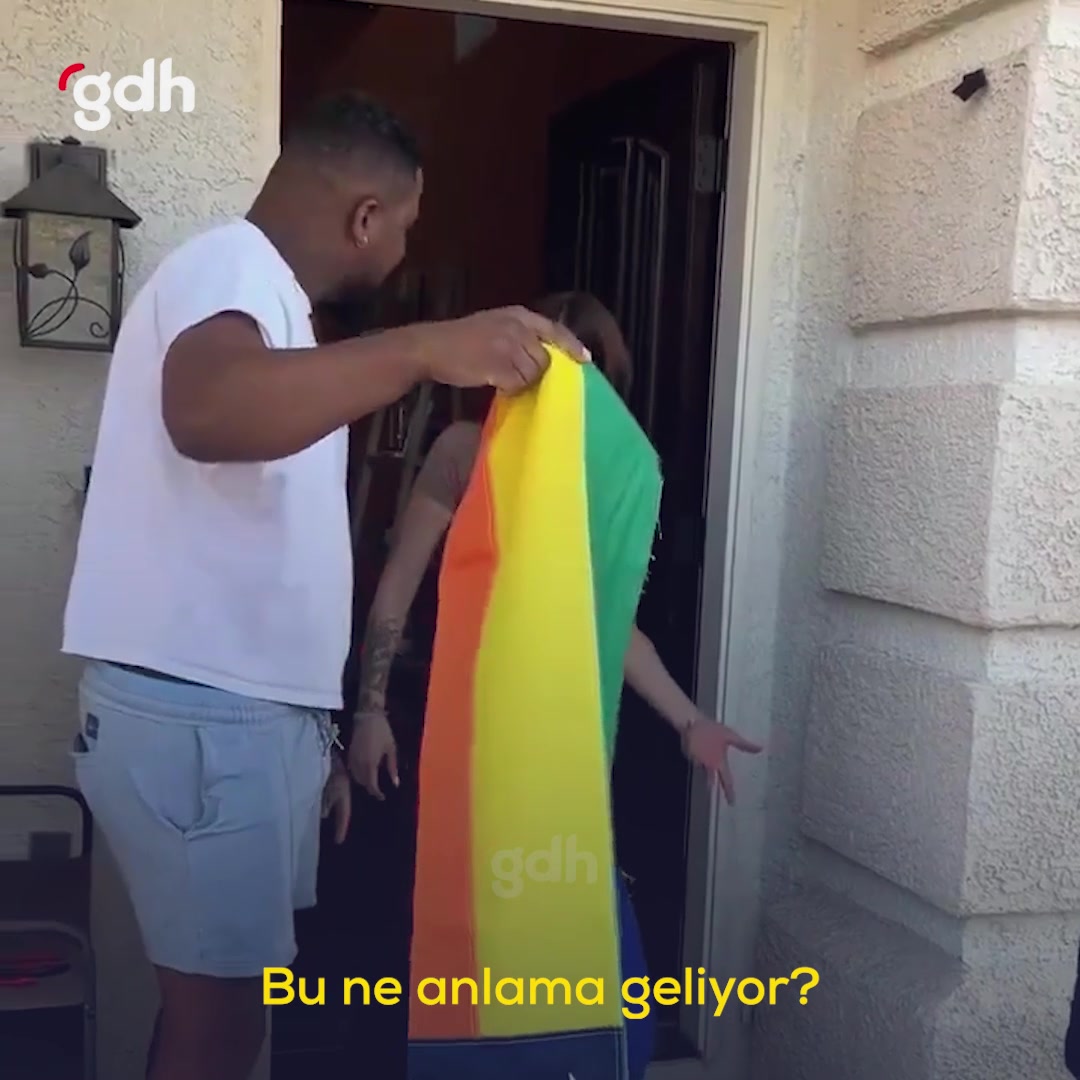 Yeğeninin LGBT bayrağını kesen amca, aile değerlerini savundu