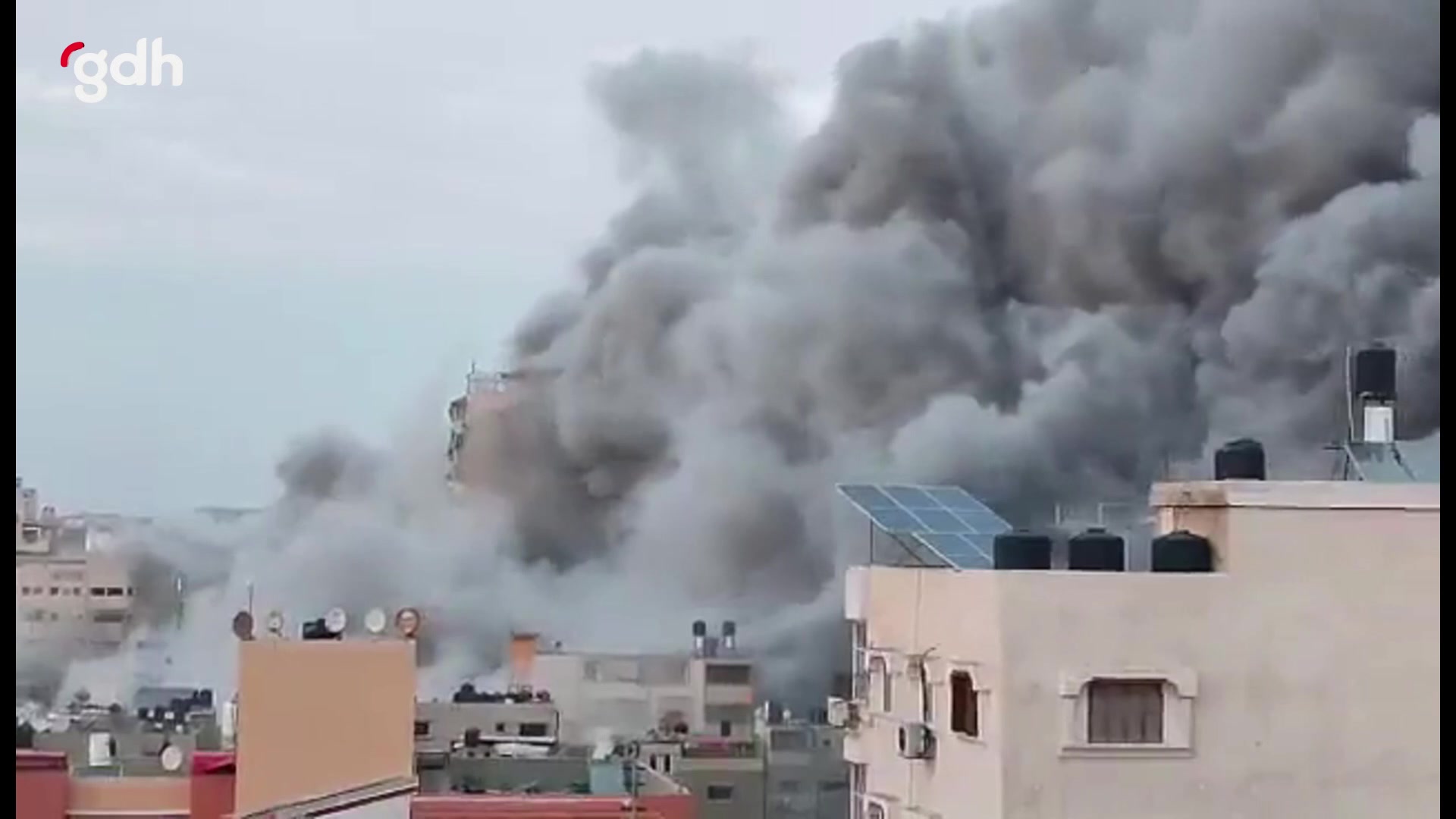 İşgalci İsrail ordusu, tarihi Filistin kulesini bombaladı