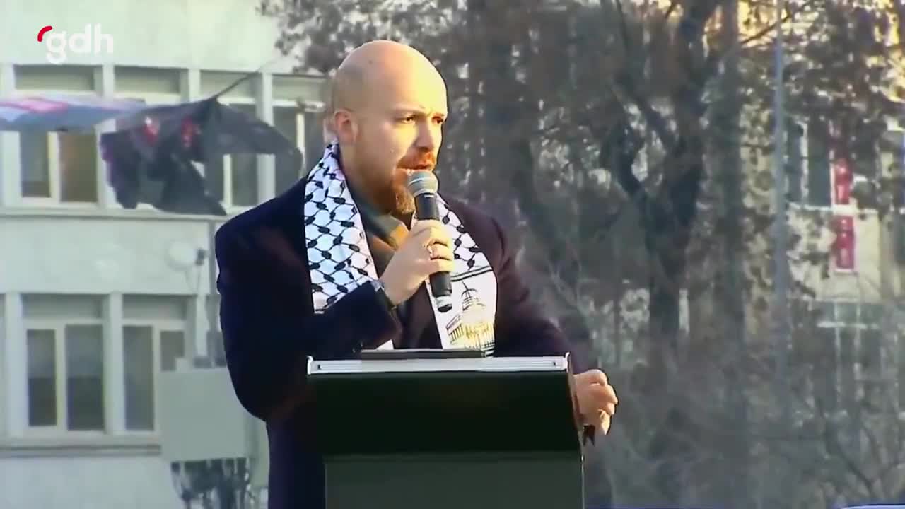 Bilal Erdoğan: "Türkiye uyumuyor, Müslümanlar ayaktayız!"