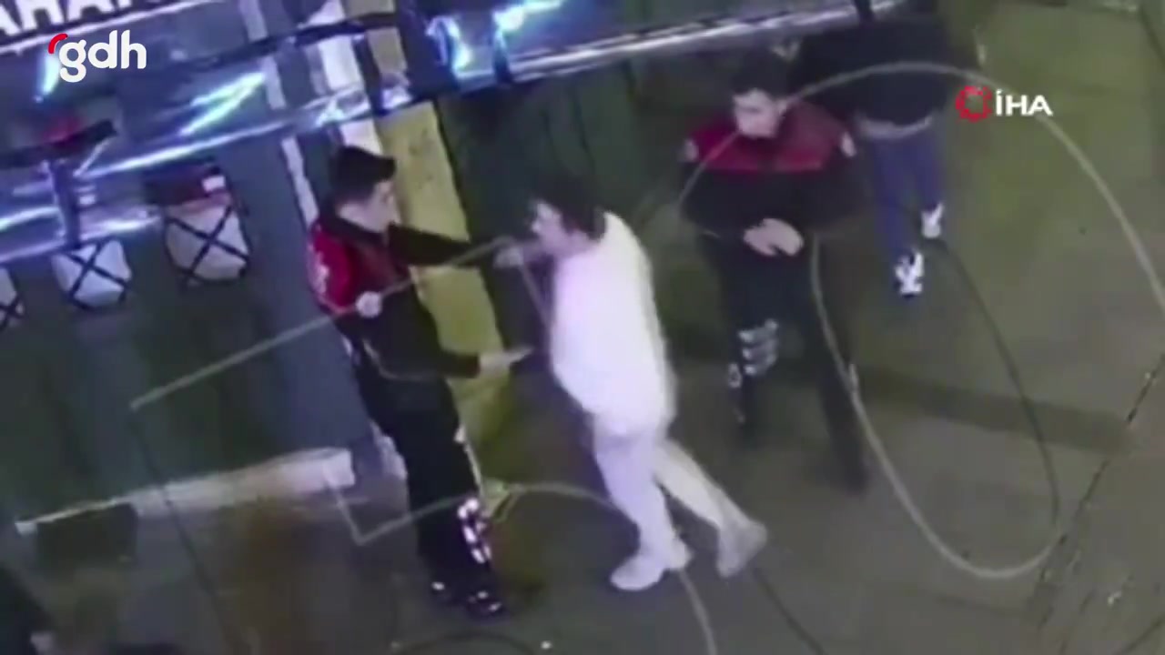 Atilla Taş ve eşi mekandan çıkarıldıktan sonra kavga etti