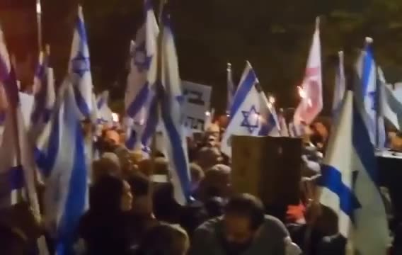 İsrail vatandaşları Netanyahu’nun istifasını talep etti