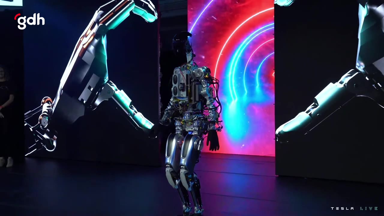 Tesla, insansı robotu Optimus'u geliştirici sürümüyle tanıttı