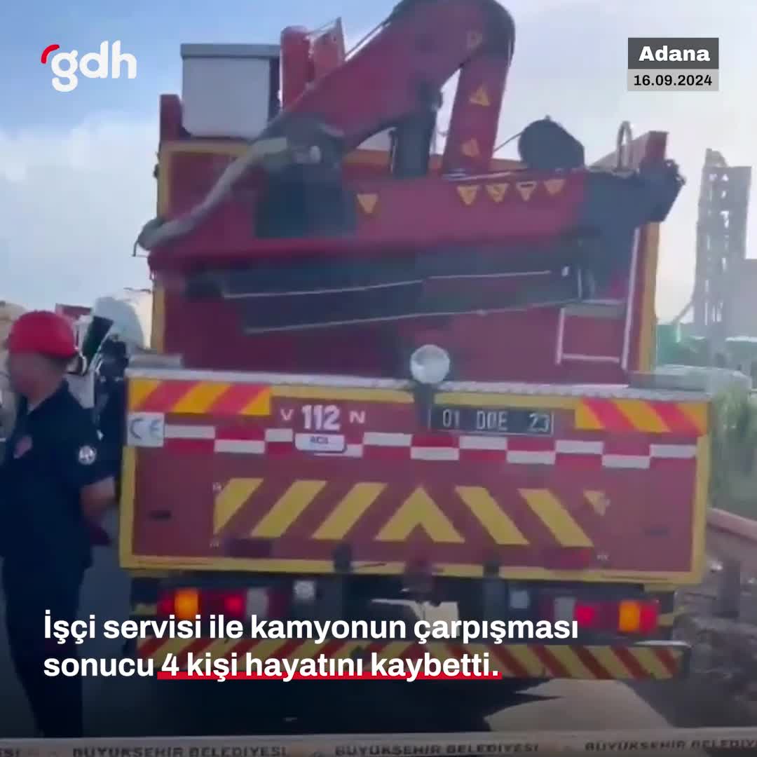 Adana Ceyhan'da kamyon-minibüs çarpışması: 4 ölü, 6 yaralı